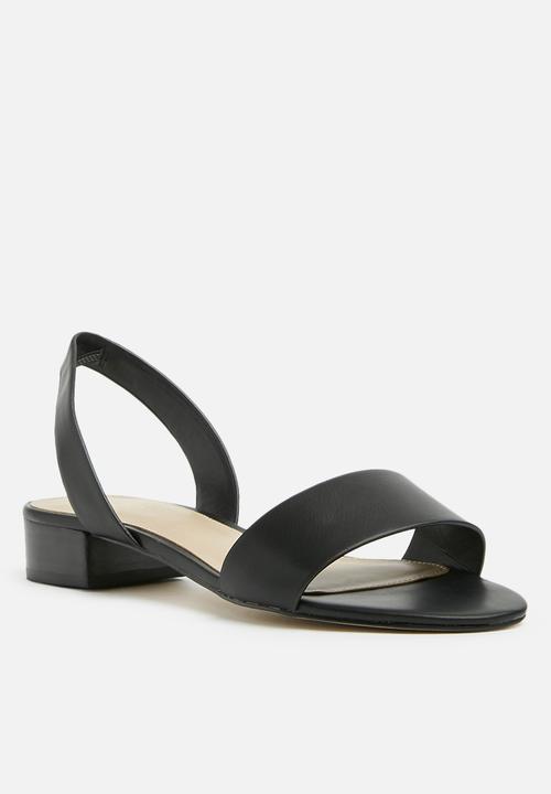 aldo black flip flops