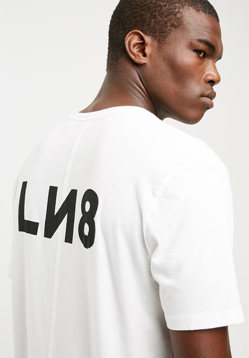 Levi’s® - L8 printed tee - white - black