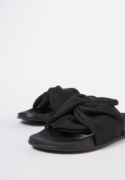 Cotton On - Wild slide - black