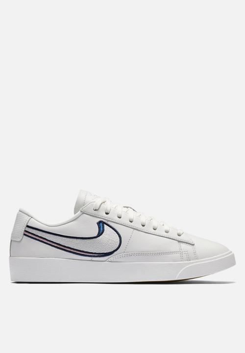 nike blazer low lx summit white