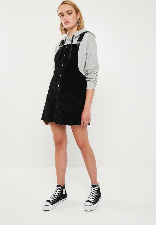 Superbalist - Button through corduroy pinafore dress - black