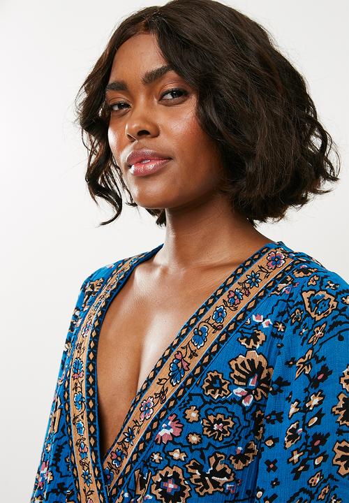 Missguided - Wrap front flare sleeve playsuit - blue