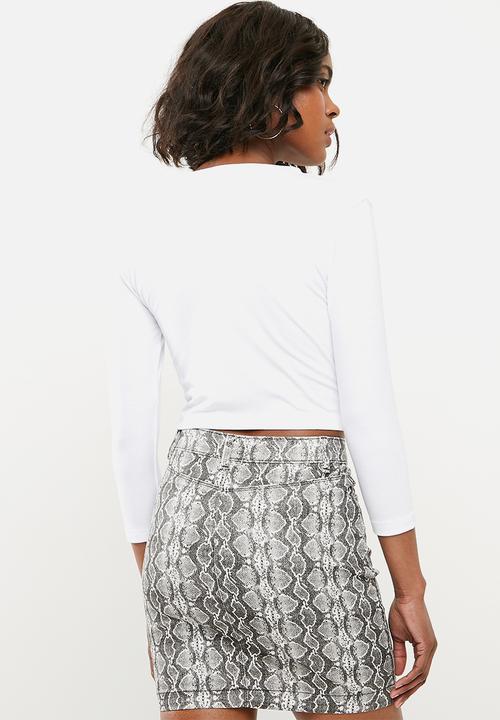 Missguided - Button front long sleeve crop top - white