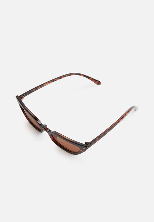 Superbalist - Tortoise shell small catesye sunglasses - brown