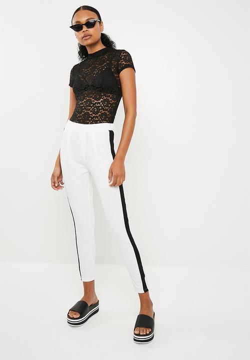 Superbalist - Lace boxy tee - black