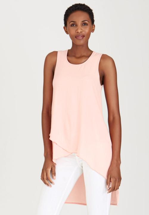 Revenge - Sleeveless Top with Hi-lo Hem Coral