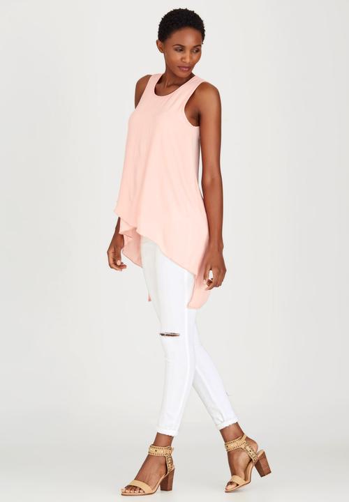 Revenge - Sleeveless Top with Hi-lo Hem Coral