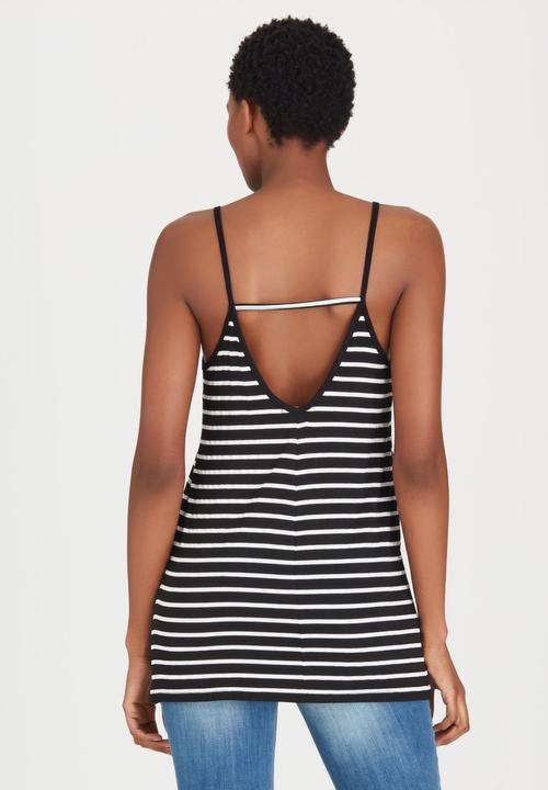 c(inch) - Longer Length Cami Black and White