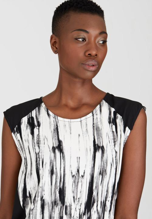 Kate Jordan - Contrast Vest Black and White