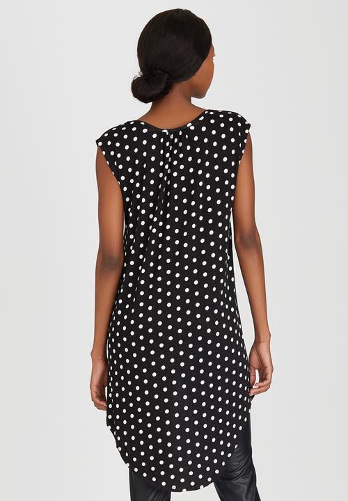 c(inch) - High Low Tank Top Black and White