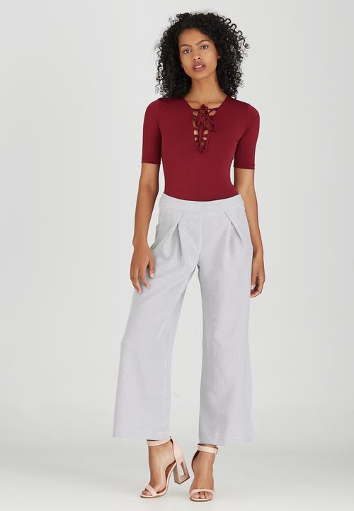 STYLE REPUBLIC - Lace-up Bodysuit Dark Red