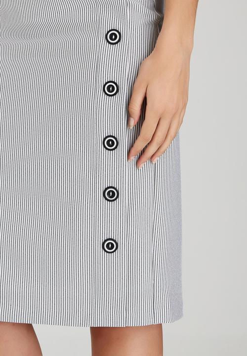 edit - Semi-fitted Skirt with Button Detail Black and White