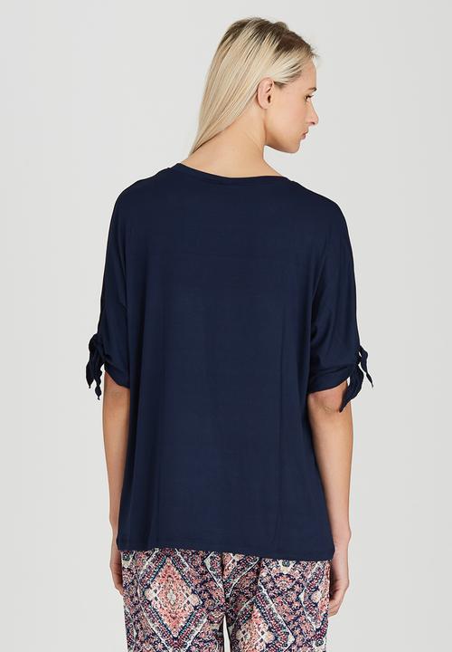 Slick - Olivia T-shirt with Sleeve Detail Navy