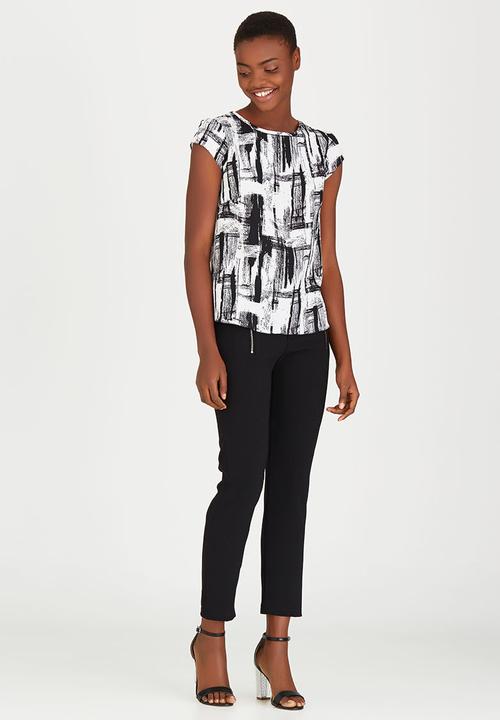edit - Double Layer T-shirt Blouse with Back Zip Black and White