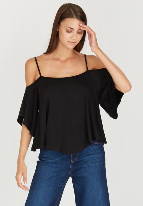 c(inch) - Cold Shoulder T-shirt Black