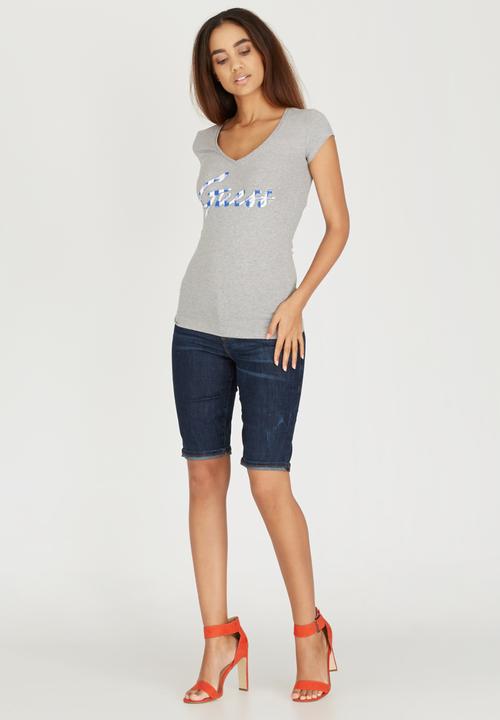 GUESS - V-neck Gingham Bling Tee Pale Grey