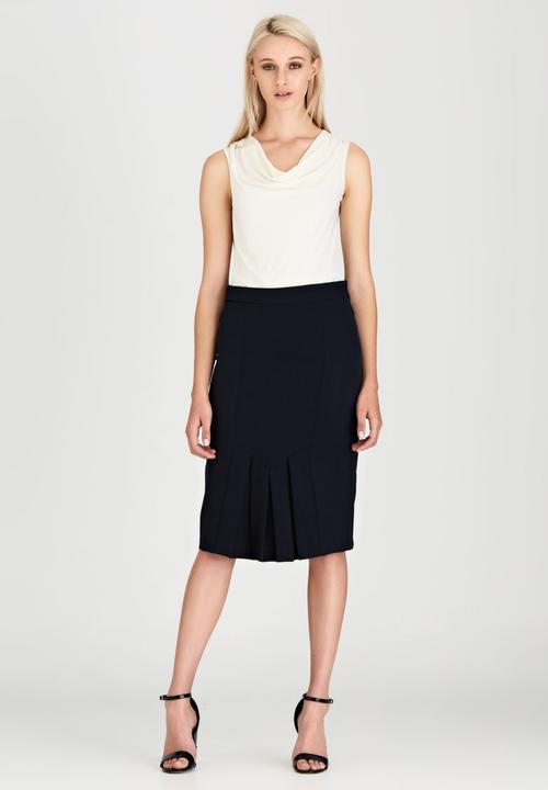 edit - Front Pleat Detailed Semi-fitted Skirt Navy