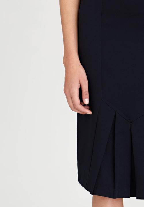 edit - Front Pleat Detailed Semi-fitted Skirt Navy