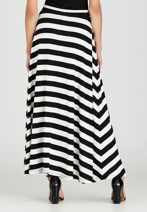 edit - Maxi Fit and Flare Skirt Black and White
