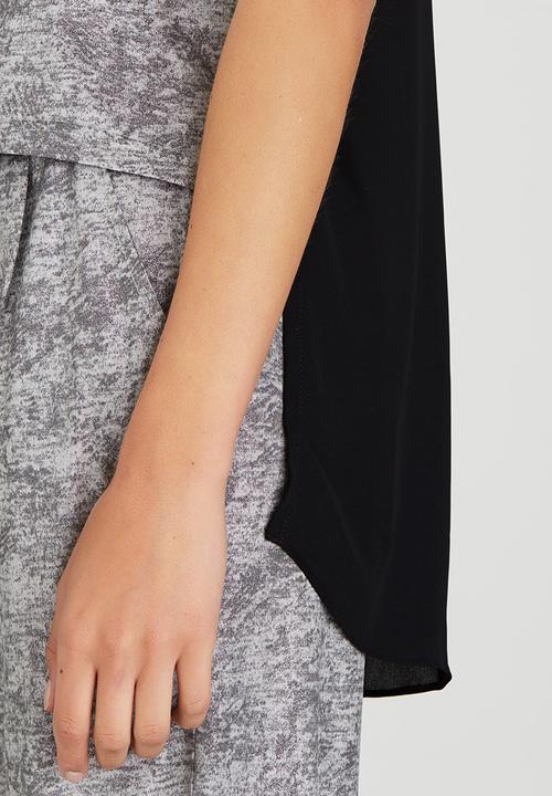 STYLE REPUBLIC - High Low T-shirt Black and Grey