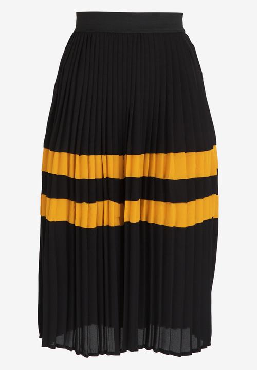STYLE REPUBLIC - Pleated Midi Skirt Black