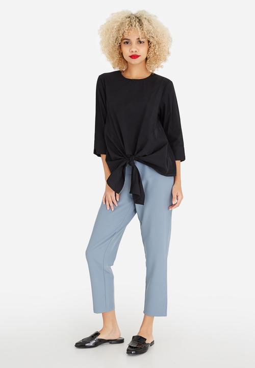 Pieces - Ally Knot Detail Top Black