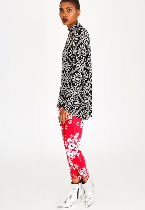 Slick - Estella Keyhole Top Black and White