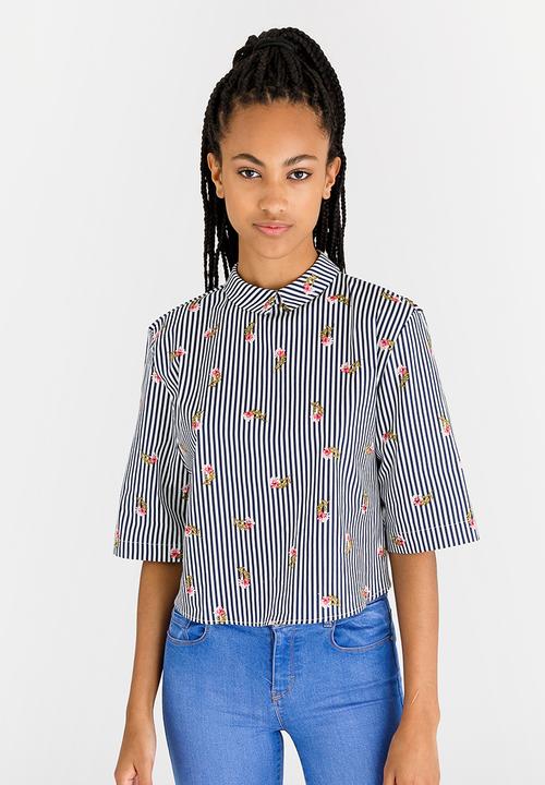 STYLE REPUBLIC - Cropped Shirt Blue and White
