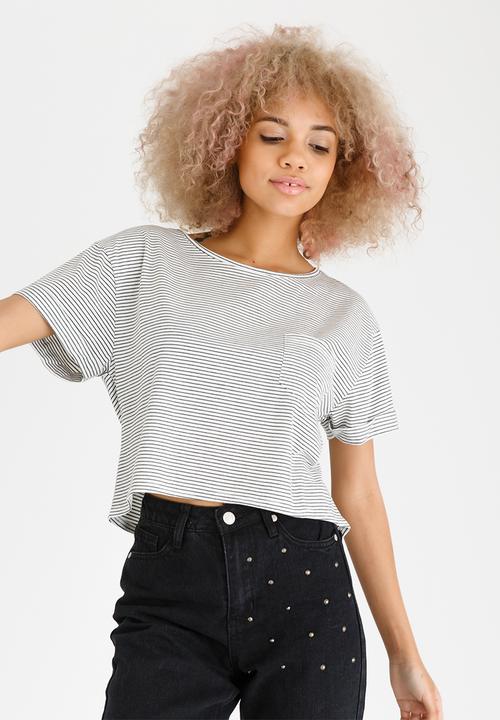 c(inch) - Boxy Cropped T-shirt Black and White