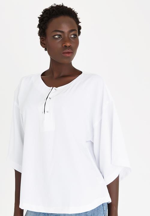 STYLE REPUBLIC - Neckline Detail Blouse Off White