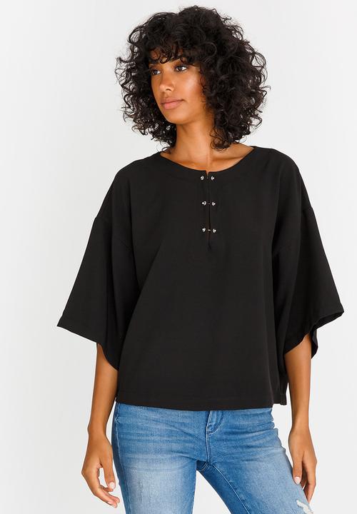 STYLE REPUBLIC - Neckline Detail Blouse Black