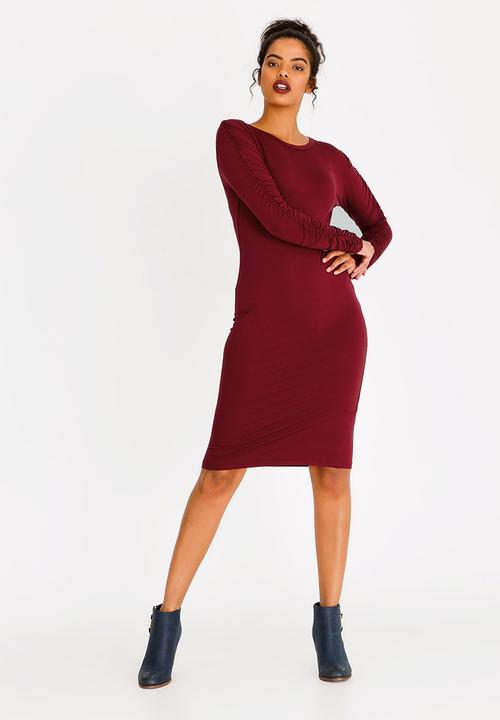 edit - Ruched Sleeve Dress Burgundy
