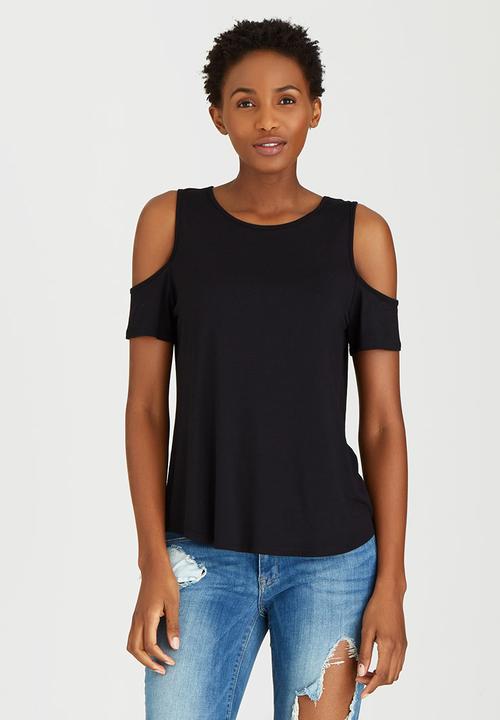 c(inch) - Cold Shoulder T-Shirt Black