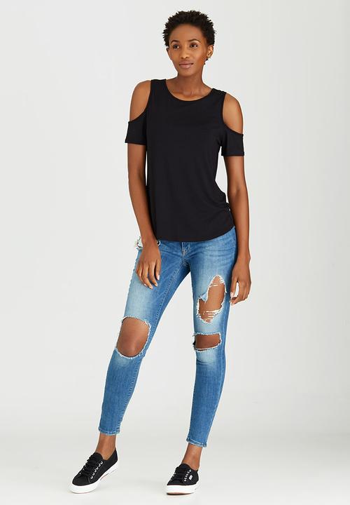 c(inch) - Cold Shoulder T-Shirt Black