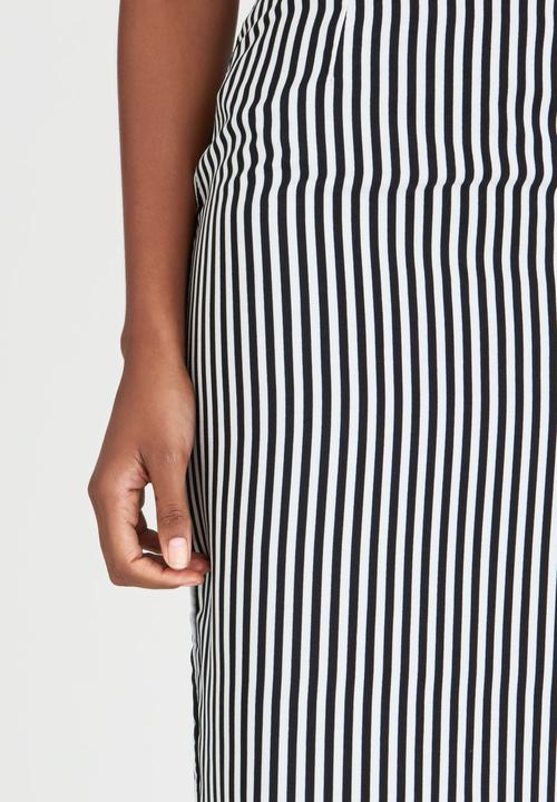 edit - Woven Pencil Skirt Black and White