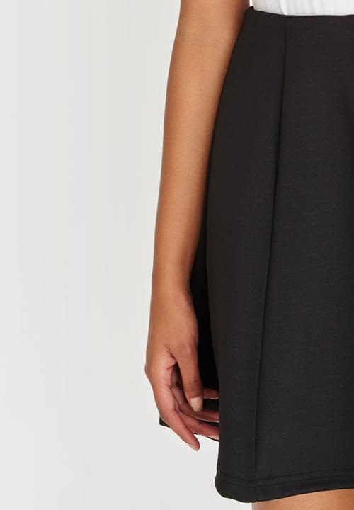c(inch) - Fit and Flare Mini Skirt Black