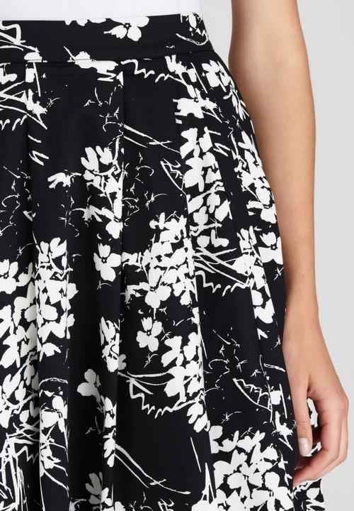 STYLE REPUBLIC - Fit&Flare Skirt Black and White