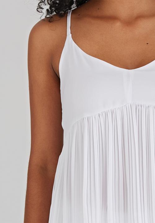 STYLE REPUBLIC - Pleated Cami White