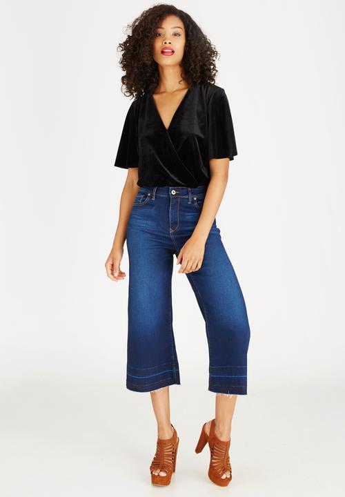 STYLE REPUBLIC - Velvet Wrap Bodysuit Black