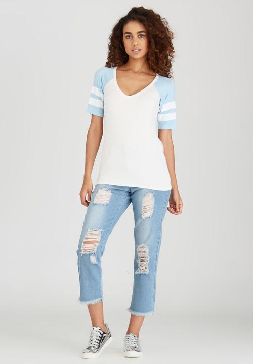 BoohooDNU - Petite V Neck Short Sleeved Baseball T-Shirt Blue