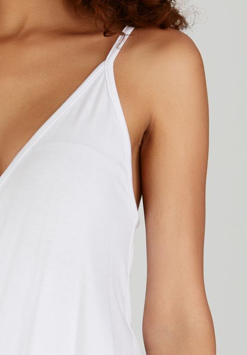STYLE REPUBLIC - Cross Over Drape Cami White