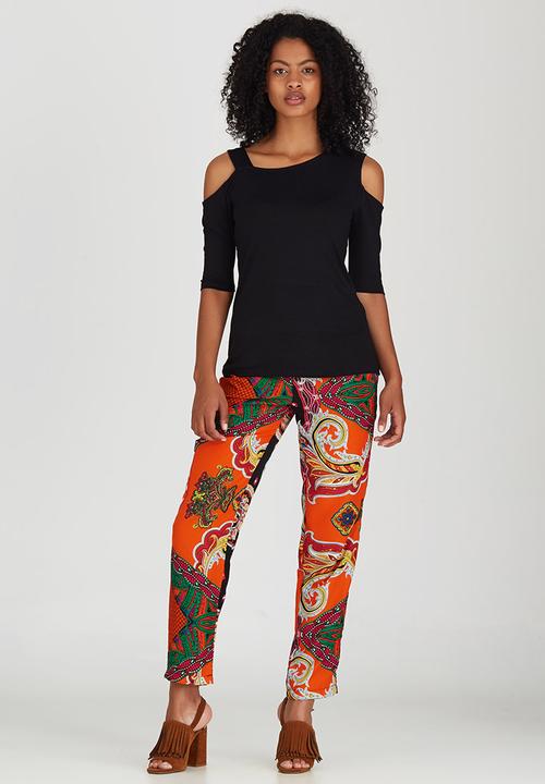 Slick - Lilly  Open Shoulder Tee Black