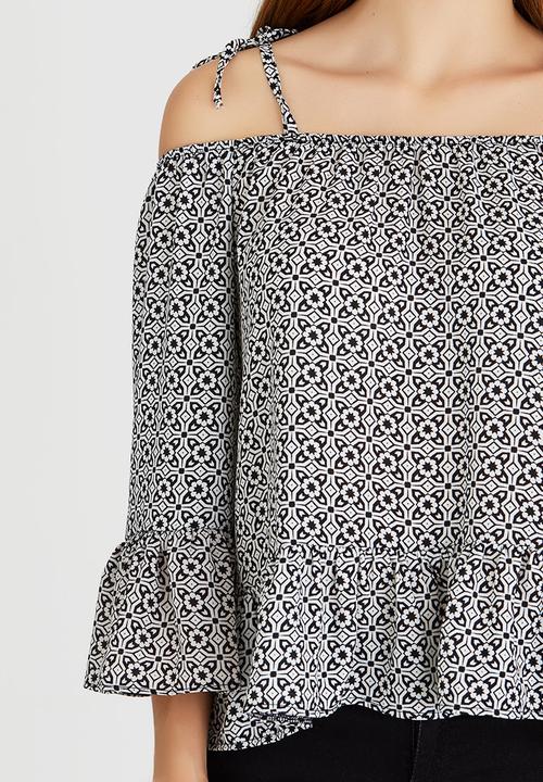 c(inch) - Cold Shoulder Blouse Black and White