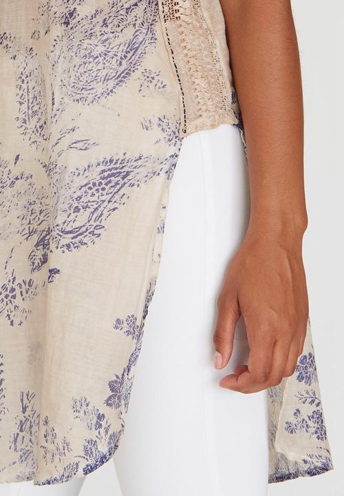 G Couture - Sleeveless Casual Long Top Neutral