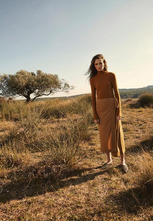 MANGO - Ribbed Poloneck Camel