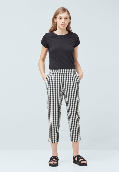 MANGO - Basic T-shirt with Cuff Detail Black
