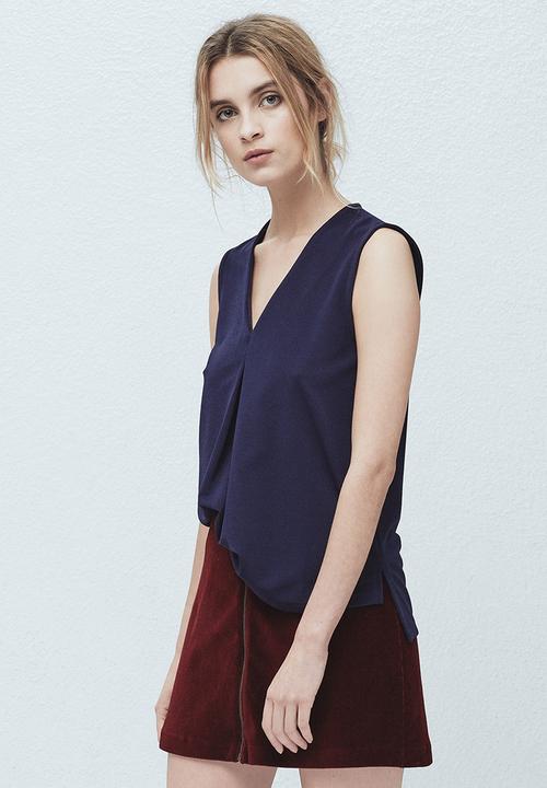 MANGO - Flowy Textured Top Navy
