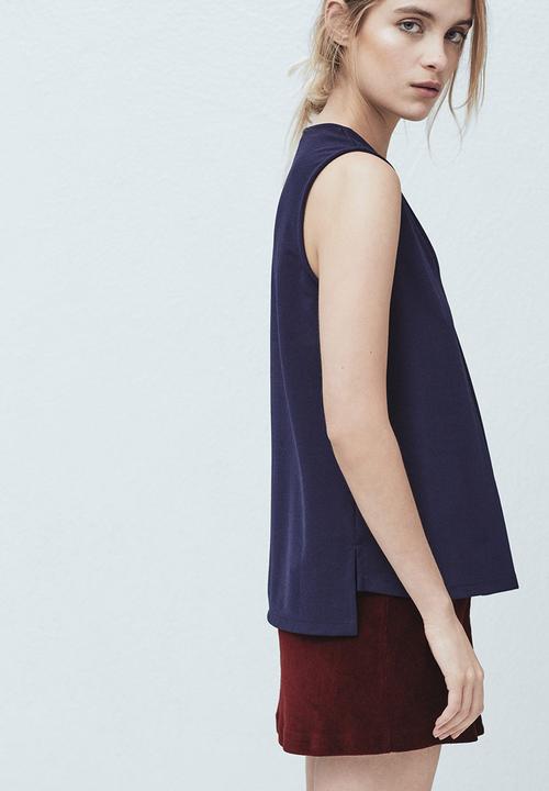 MANGO - Flowy Textured Top Navy