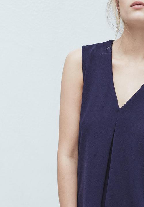 MANGO - Flowy Textured Top Navy