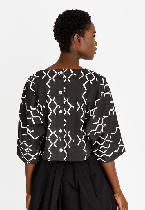 Chulaap - 3/4 Sleeve Diamond Print Box Top Black and White